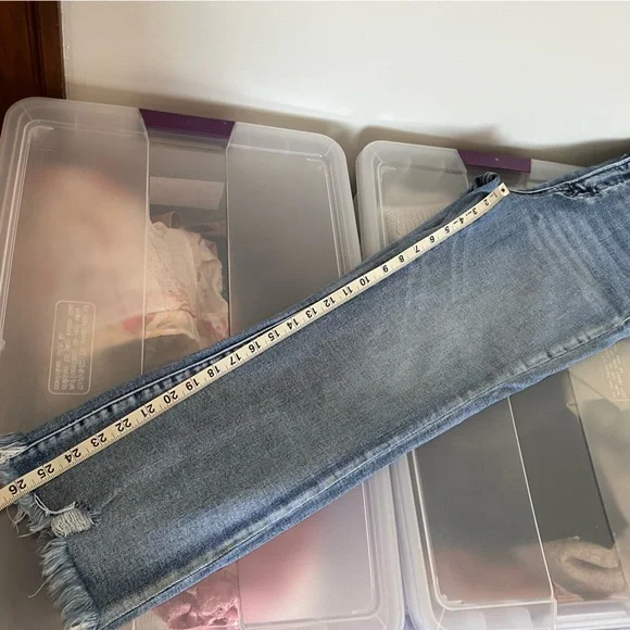 Vervet High Rise Crop Flare Jeans Size 29 - Picture 7 of 7